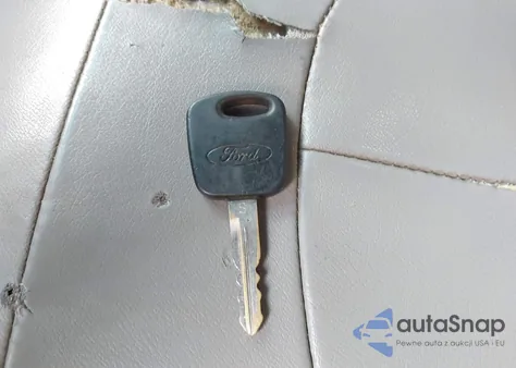 2000 Ford F-150 Lariat/Xl/Xlt z USA, uszkodzony, nr VIN 1FTRX08L1YKB21816